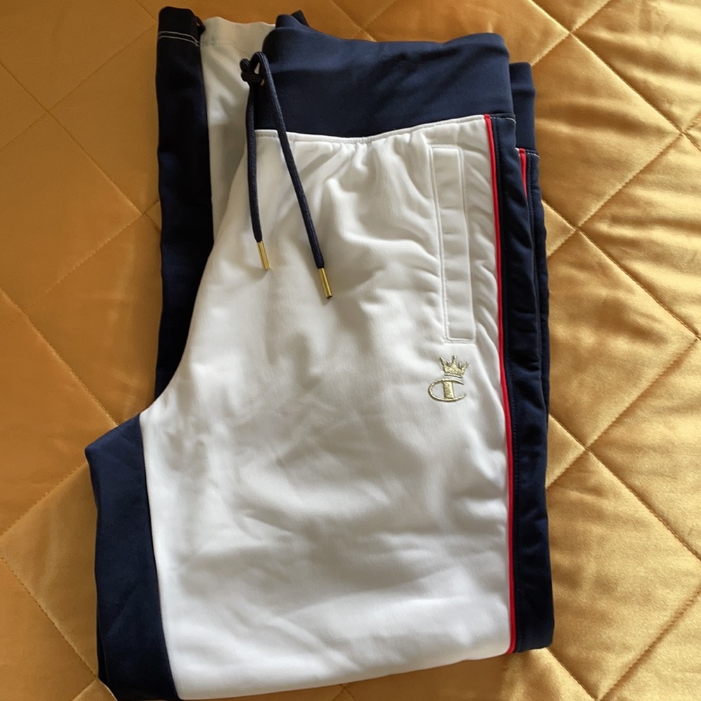 Champion Crown Logo Women’s track pants Size Small